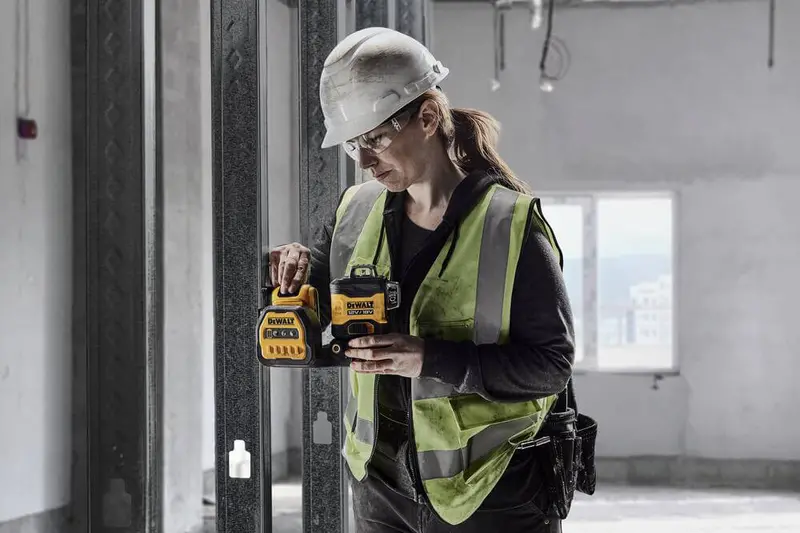Рівень лазерний лінійний DeWALT DCE089D1G18 — Photo 11