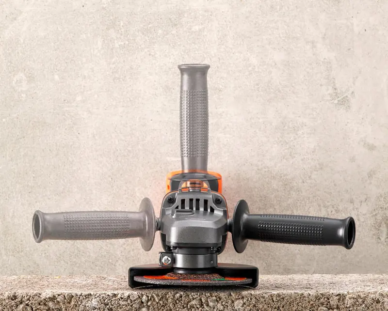 Шліфмашина кутова - болгарка акумуляторна BLACK+DECKER BCG720N — Photo 4