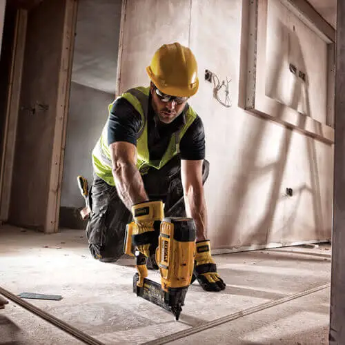 Пістолет цвяхозабивний акумуляторний безщітковий DeWALT DCN680NT — Photo 6