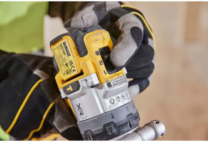 Дриль-шурупокрут акумуляторний безщітковий ударний DeWALT DCD1007NT — Photo 12