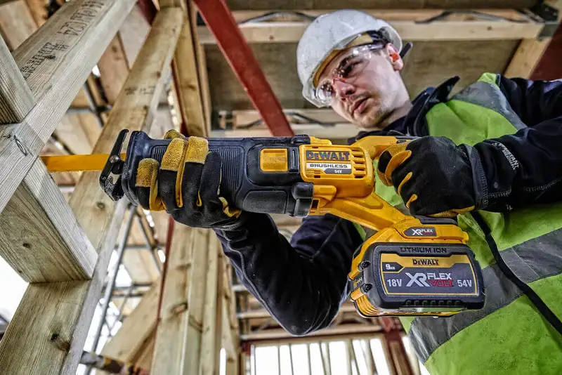 Пила шабельна акумуляторна DeWALT DCS389NT — Photo 3