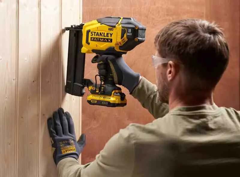 Пістолет цвяхозабивний акумуляторний STANLEY FATMAX SFMCN618B — Photo 12
