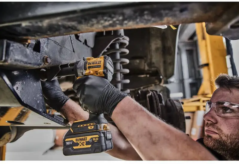 Гайкокрут ударний акумуляторний безщітковий DeWALT DCF923P2G — Photo 13