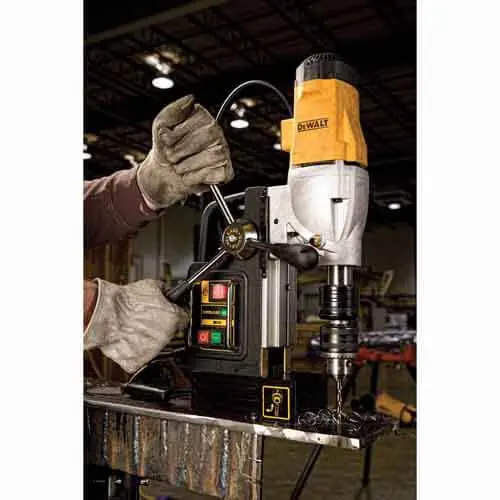 Верстат свердлильний мережевий магнітний DeWALT DWE1622K — Photo 3