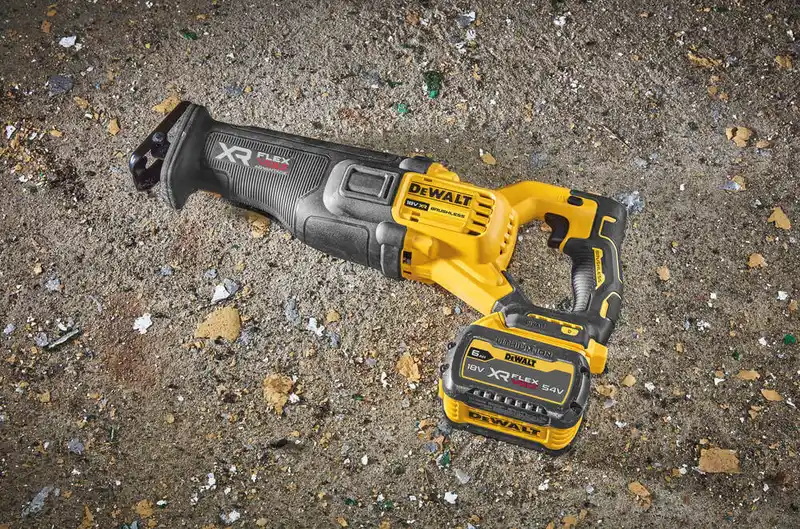 Пила шабельна акумуляторна DeWALT DCS386NT — Photo 10