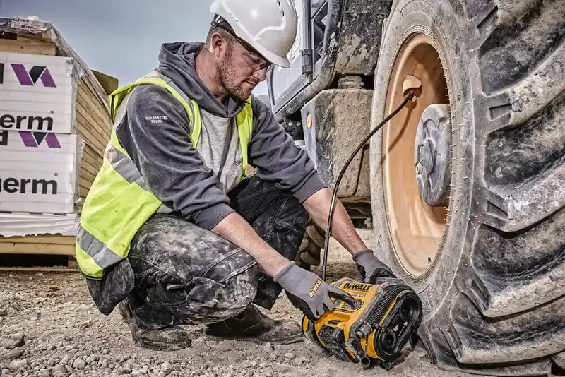 Компресор повітряний акумуляторний DeWALT DCC018N — Photo 12