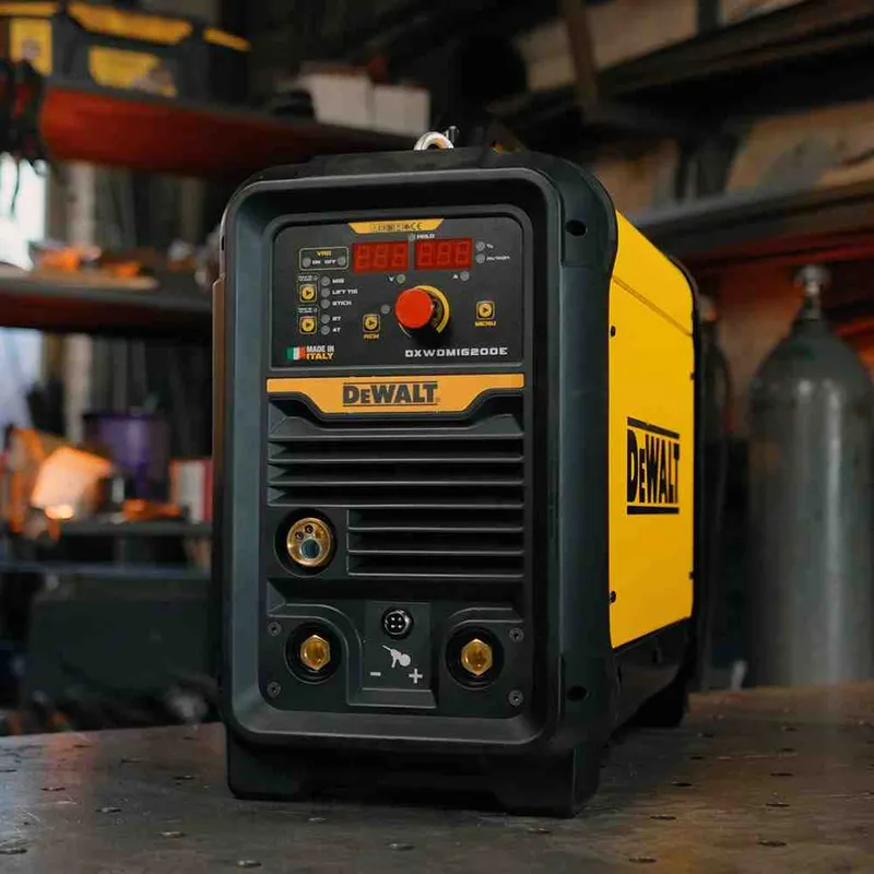 Зварювальний апарат інверторний DeWALT DXWDMIG200E — Photo 1