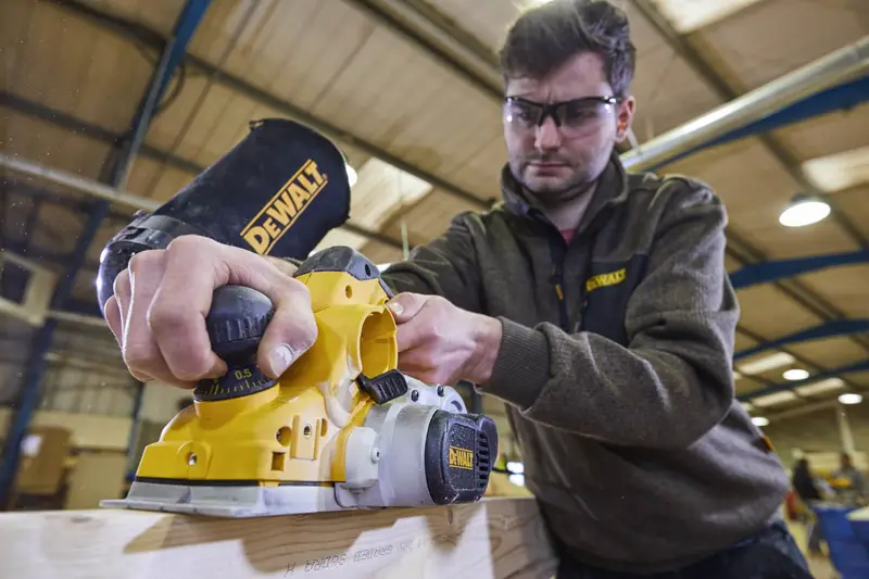 Рубанок мережевий DeWALT D26500 — Photo 1
