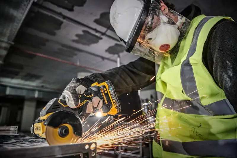 Пила дискова універсальна акумуляторна безщіткова DeWALT DCS438N — Photo 6