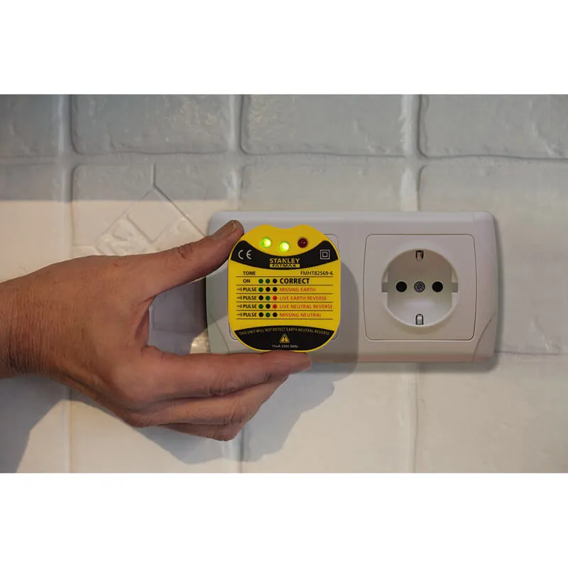 Тестер розеток настінний STANLEY FMHT82569-6 — Photo 1