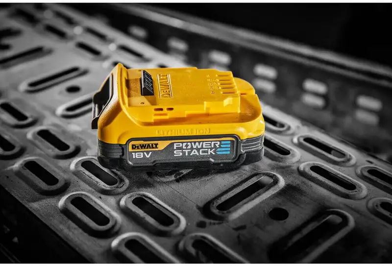 Акумуляторна батарея DeWALT PowerStack DCBP034 — Photo 8