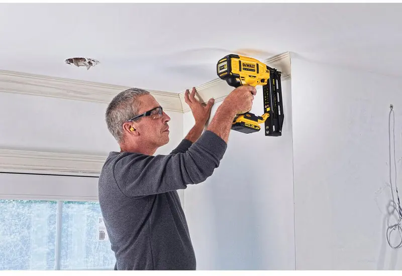Пістолет цвяхозабивний акумуляторний безщітковий DeWALT DCN662N — Photo 6
