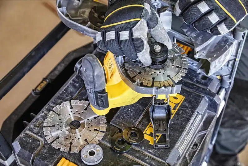 Штроборіз акумуляторний безщітковий DeWALT DCG200NT — Photo 8