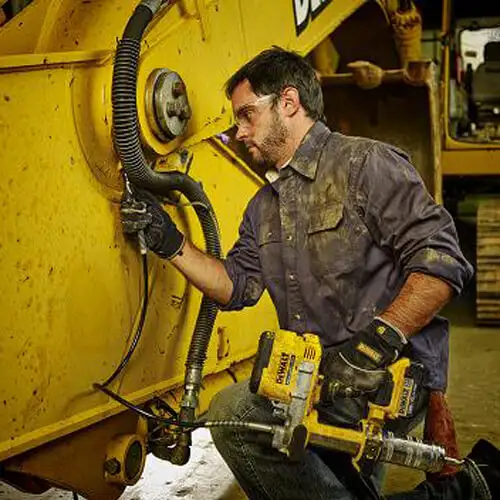 Пістолет маcляний акумуляторний DeWALT DCGG571M1 — Photo 3