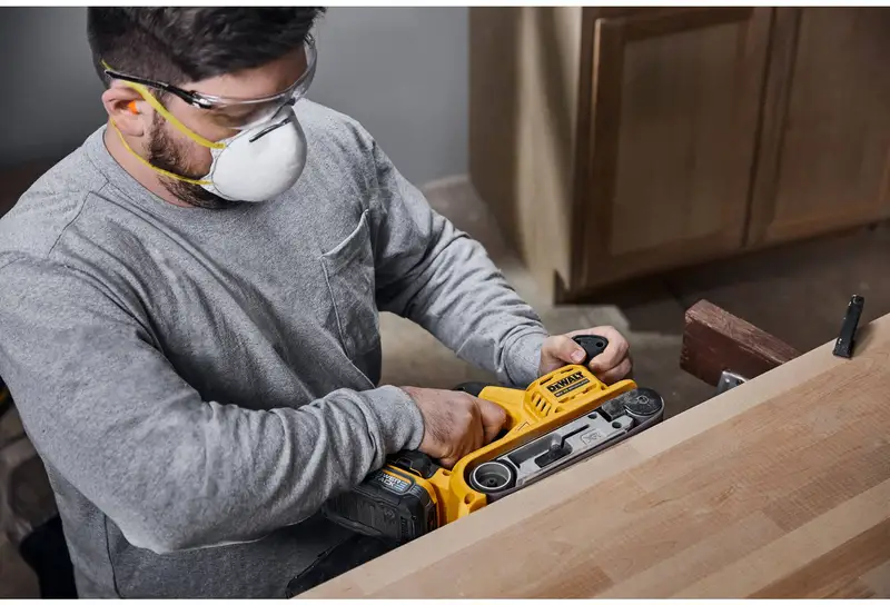 Шліфмашина стрічкова акумуляторна безщіткова DeWALT DCW220N — Photo 11