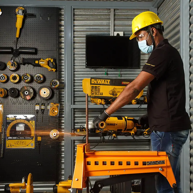 Шліфмашина кутова - болгарка мережева DeWALT DWE4579 — Photo 12