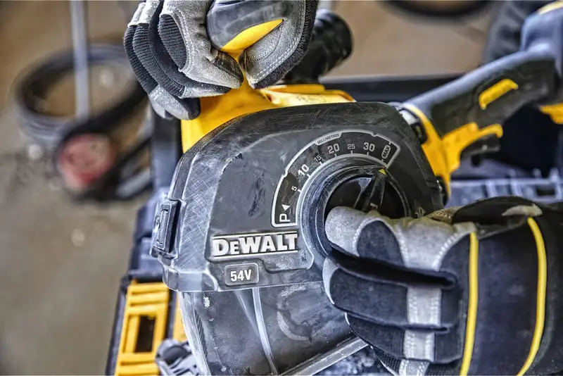Штроборіз акумуляторний безщітковий DeWALT DCG200NT — Photo 4