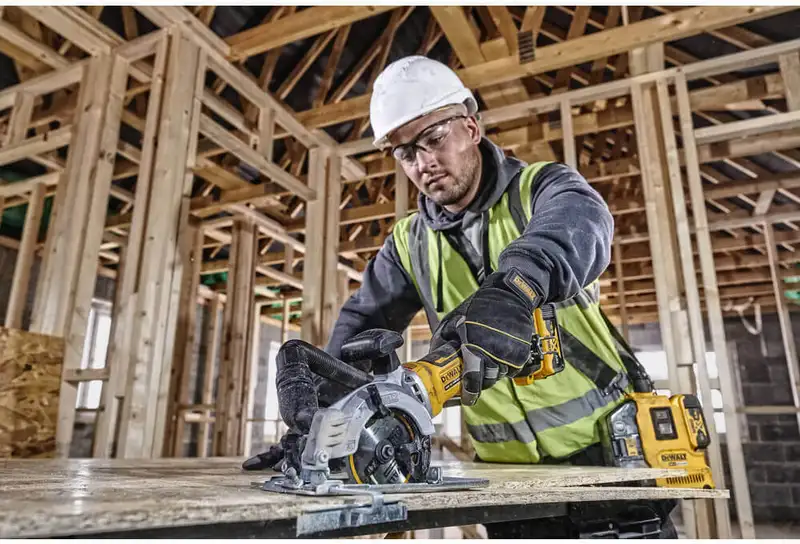 Пила дискова акумуляторна безщіткова DeWALT DCS571P2 — Photo 2