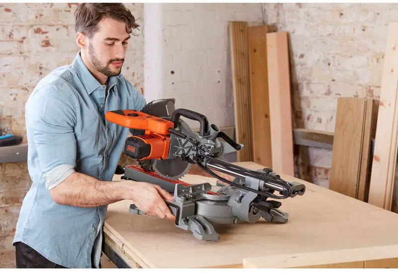 Пила торцювальна мережева BLACK+DECKER BES710 — Photo 6