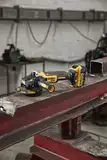 Шліфмашина кутова - болгарка акумуляторна безщіткова DeWALT DCG405P3 — Photo 26