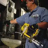 Пістолет маcляний акумуляторний DeWALT DCGG571M1 — Photo 6